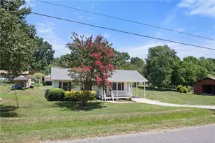 1525 Canstaff Dr, Kernersville, NC 27284 - Photo 4