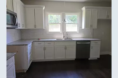 106 S Fieldcrest Road, Eden, NC 27288 - Photo 4