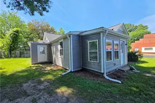 106 S Fieldcrest Rd, Eden, NC 27288 - Photo 4