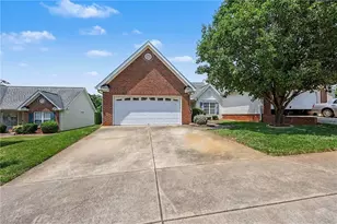 5609 Roundup Cir, Greensboro, NC 27405 - Photo 24