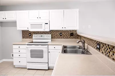 730 Wynbrook Square Lane, Winston-Salem, NC 27103 - Photo 8