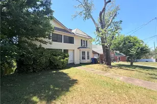 407 E St, North Wilkesboro, NC 28659 - Photo 2