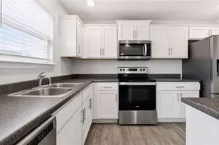 6824 Keeneland Dr, Whitsett, NC 27377 - Photo 10