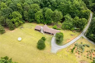 1068 Nathan Ln, Pinnacle, NC 27043 - Photo 4