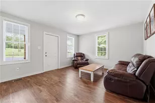 725 Osborne St, Eden, NC 27288 - Photo 8