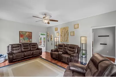 701 Diana Drive, Thomasville, NC 27360 - Photo 8