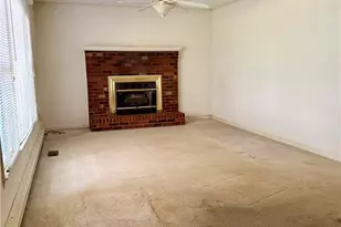 542 W R Gillespie Rd, Dobson, NC 27017 - Photo 4