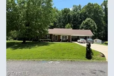 128 Hickory Hollow Road, North Wilkesboro, NC 28659 - Photo 2