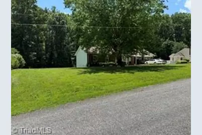128 Hickory Hollow Road, North Wilkesboro, NC 28659 - Photo 8