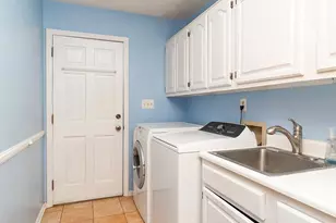 4005 Waldenbrook Ct, Greensboro, NC 27407 - Photo 12