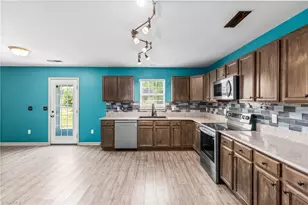 4555 Ramseur Dr, Winston-Salem, NC 27101 - Photo 10