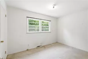 5700 Northlake Dr, Greensboro, NC 27410 - Photo 20
