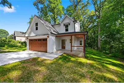 110 Walnut Avenue, Yadkinville, NC 27055 - Photo 2