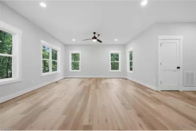 110 Walnut Avenue, Yadkinville, NC 27055 - Photo 10