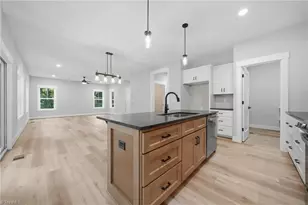 110 Walnut Ave, Yadkinville, NC 27055 - Photo 18