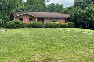 1206 Bridgepoint Rd, Greensboro, NC 27405 - Photo 2