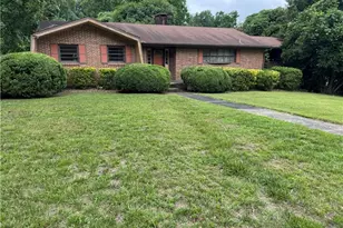 1206 Bridgepoint Rd, Greensboro, NC 27405 - Photo 1