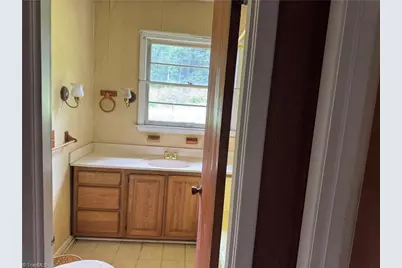 1206 Bridgepoint Road, Greensboro, NC 27405 - Photo 14