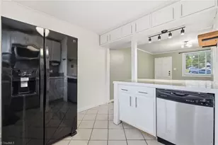 1802 Villa Dr, Greensboro, NC 27403 - Photo 24