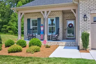 1201 Plantation Village Dr, Clemmons, NC 27012 - Photo 2