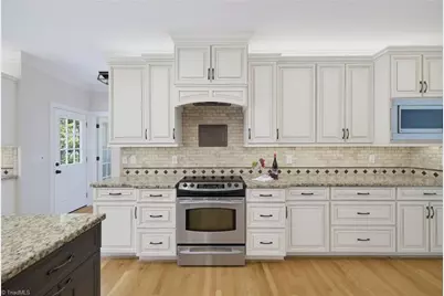 4613 Chesterfield Place, Jamestown, NC 27282 - Photo 16