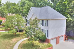 6125 Tennyson Dr, Kernersville, NC 27284 - Photo 2