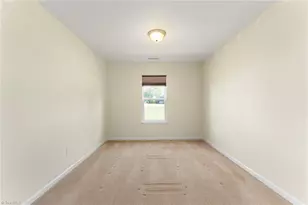 216 Florida Dr, Thomasville, NC 27360 - Photo 8