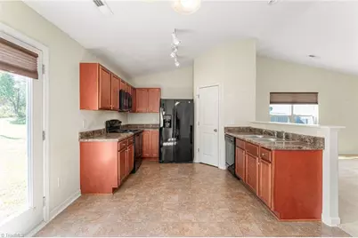 216 Florida Drive, Thomasville, NC 27360 - Photo 14