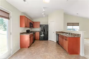 216 Florida Dr, Thomasville, NC 27360 - Photo 14
