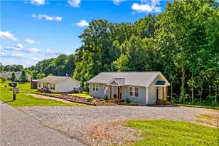 122 Yadkin River Rd, Statesville, NC 28625 - Photo 4