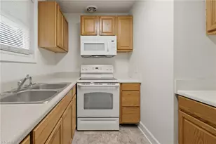 2300 Willow Rd, Greensboro, NC 27406 - Photo 8