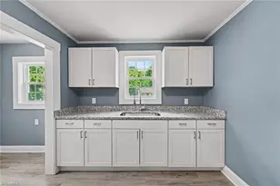 803 Cameron St, Burlington, NC 27215 - Photo 12