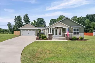 139 Headen Hls Dr, Lexington, NC 27292 - Photo 1