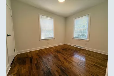 2604 Lyndhurst Avenue, Winston-Salem, NC 27103 - Photo 4