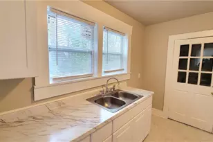 1009 Logan St, Greensboro, NC 27406 - Photo 10
