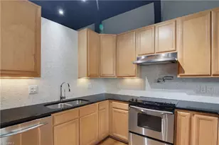 1 W 5th St, Winston-Salem, NC 27101 - Photo 20