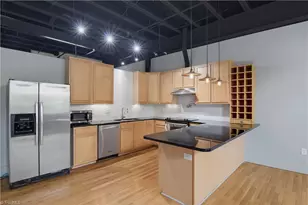 1 W 5th St, Winston-Salem, NC 27101 - Photo 18