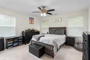 114 Summerland Dr, Greensboro, NC 27405 - Photo 12