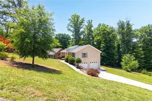 843 Montgomery Ct, Walnut Cove, NC 27052 - Photo 4