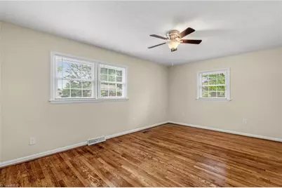 1300 Rotherwood Road, Greensboro, NC 27406 - Photo 10
