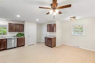 1300 Rotherwood Rd, Greensboro, NC 27406 - Photo 22
