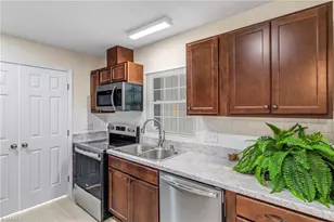 1300 Rotherwood Rd, Greensboro, NC 27406 - Photo 26
