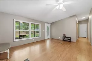 365 Sunflower Rd, Statesville, NC 28625 - Photo 6