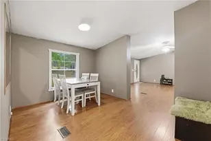 365 Sunflower Rd, Statesville, NC 28625 - Photo 8