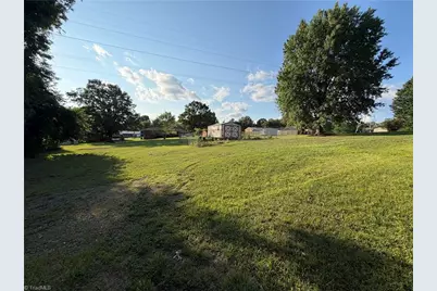 104 Crestview Terrace, Thomasville, NC 27360 - Photo 32