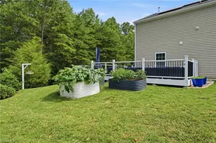 6689 Ridge Bluff Dr, Rural Hall, NC 27045 - Photo 38