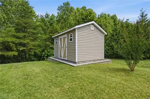 6689 Ridge Bluff Dr, Rural Hall, NC 27045 - Photo 40