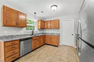 5603 Fountainhead Dr, Greensboro, NC 27455 - Photo 8