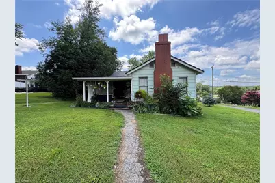 816 W Haymore Street, Mount Airy, NC 27030 - Photo 12