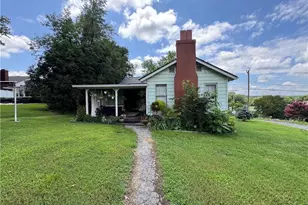 816 W Haymore St, Mount Airy, NC 27030 - Photo 12